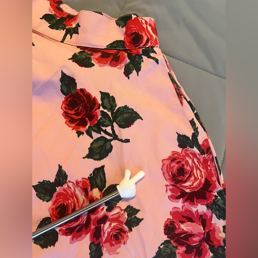 Vixen Swing Skirt in Pink Vintage Roses print - Picture 6 of 8